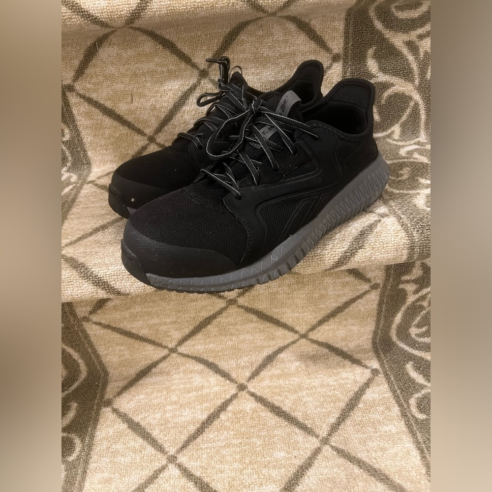 Men Reebok Shoes size 7.5
